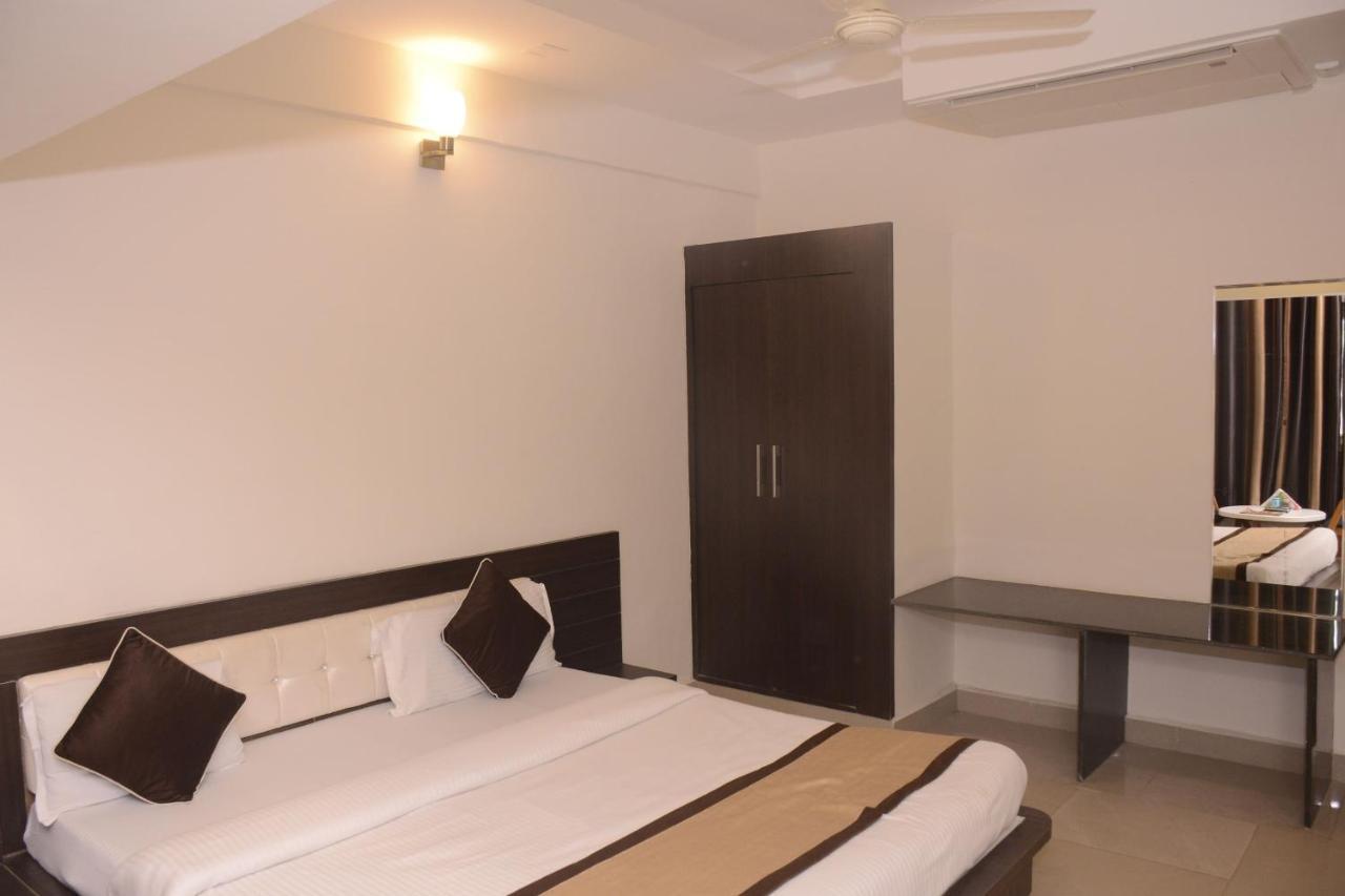 Hotel Bharat كوتا المظهر الخارجي الصورة