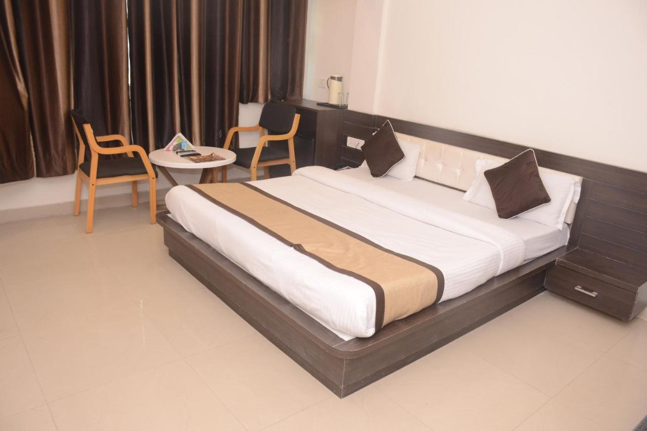 Hotel Bharat كوتا المظهر الخارجي الصورة
