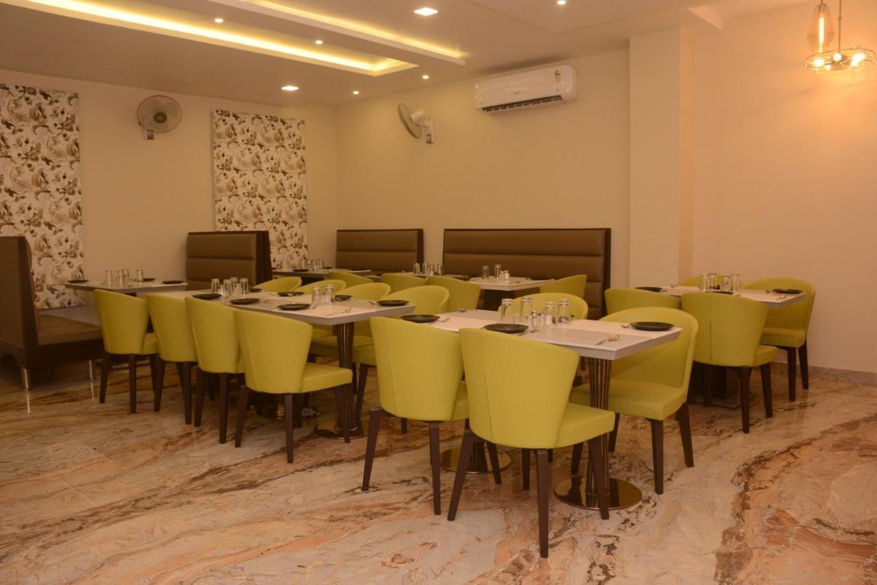 Hotel Bharat كوتا المظهر الخارجي الصورة