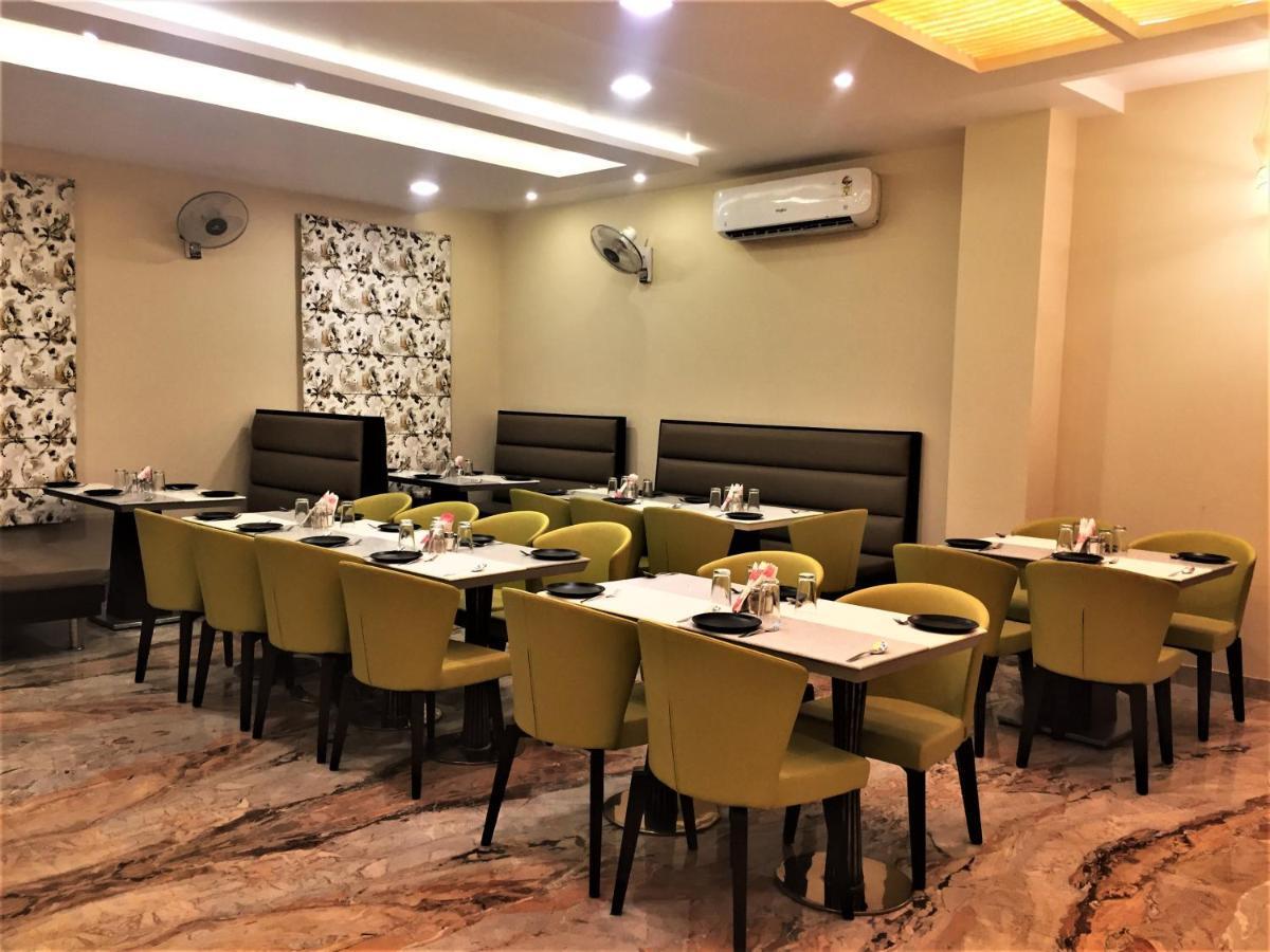 Hotel Bharat كوتا المظهر الخارجي الصورة