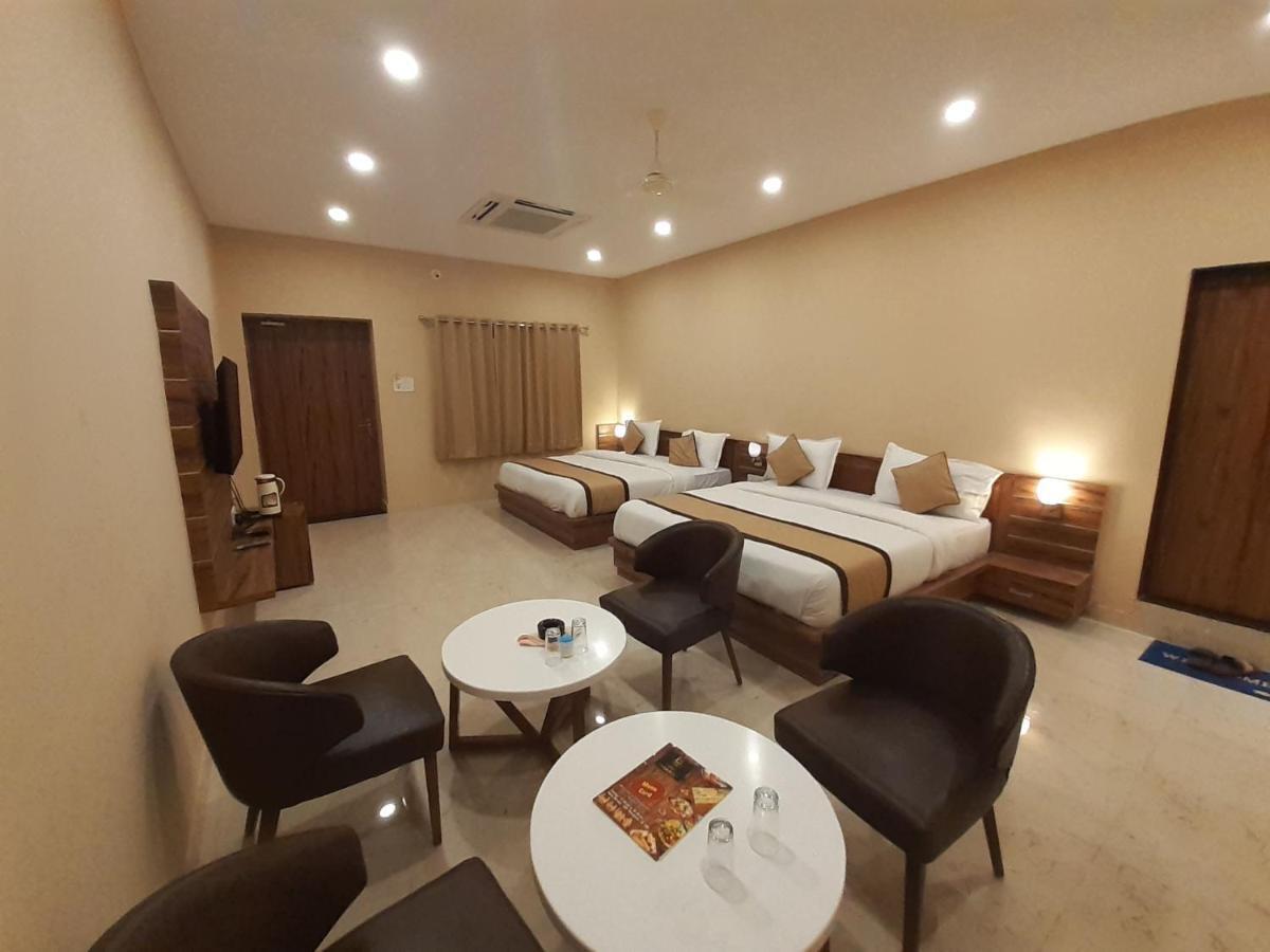 Hotel Bharat كوتا المظهر الخارجي الصورة