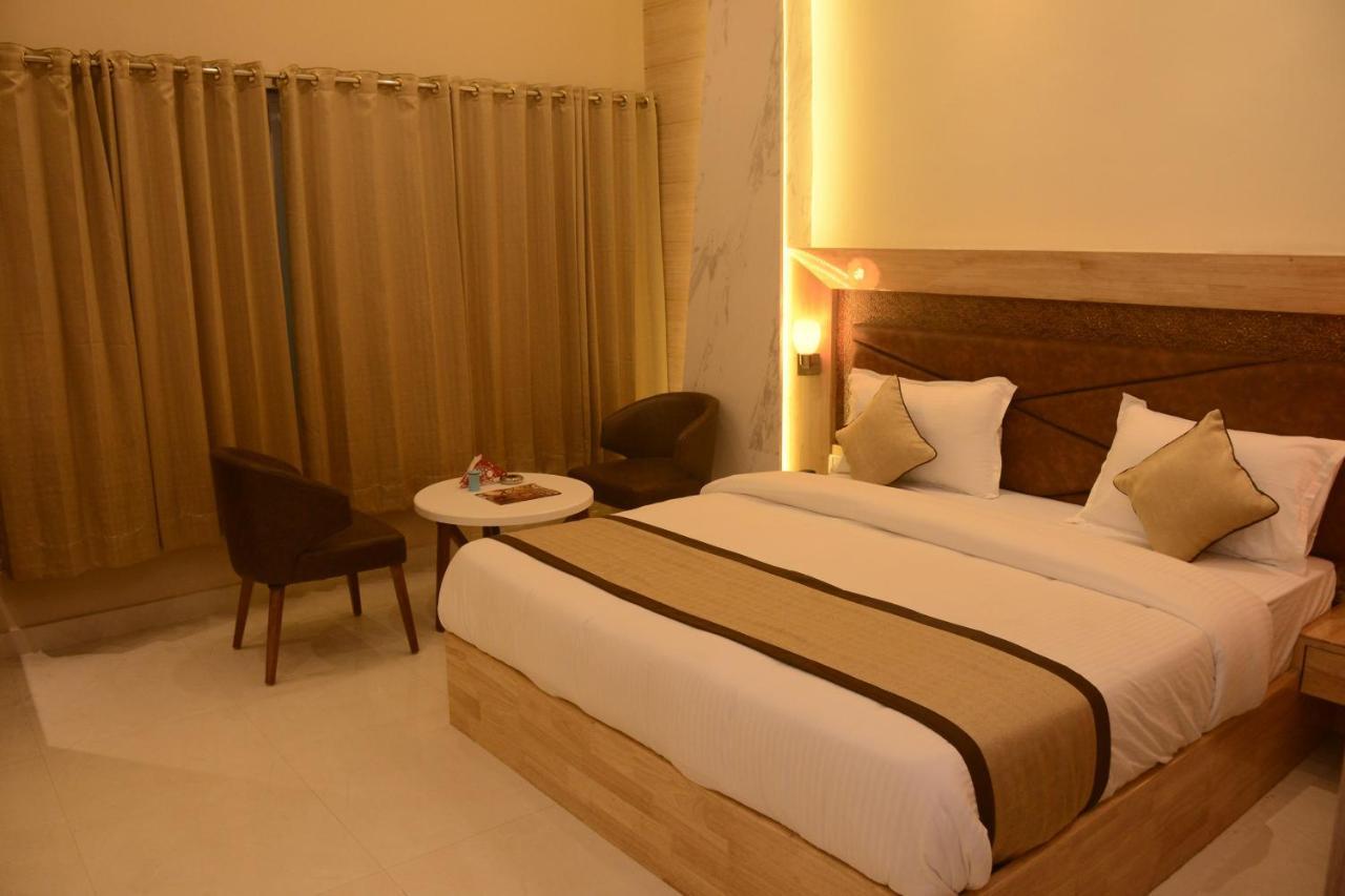 Hotel Bharat كوتا المظهر الخارجي الصورة