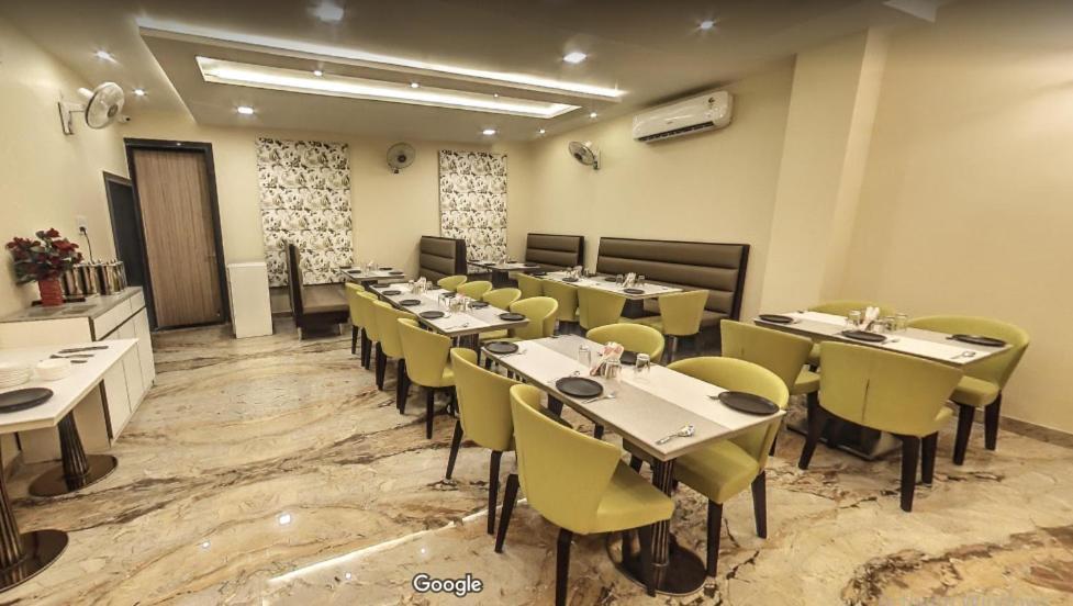 Hotel Bharat كوتا المظهر الخارجي الصورة