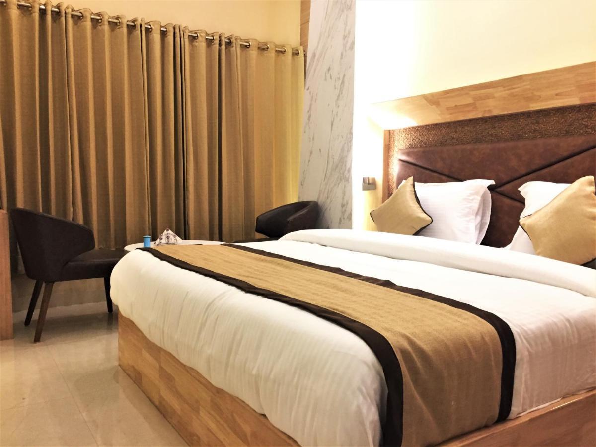 Hotel Bharat كوتا المظهر الخارجي الصورة
