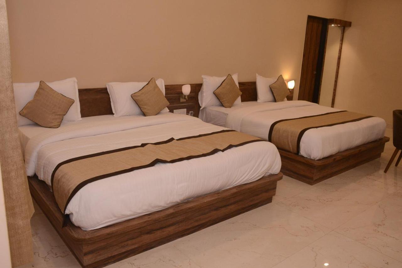 Hotel Bharat كوتا المظهر الخارجي الصورة