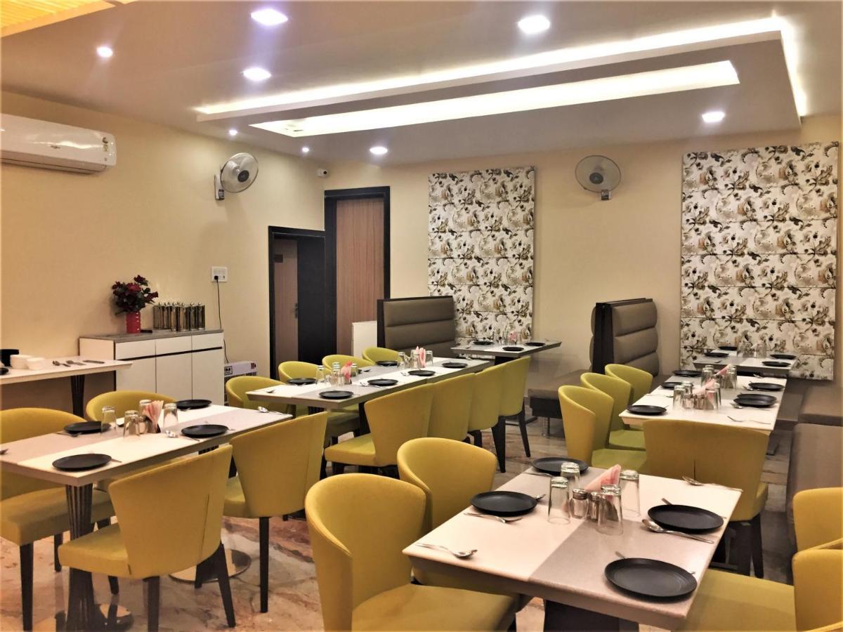 Hotel Bharat كوتا المظهر الخارجي الصورة