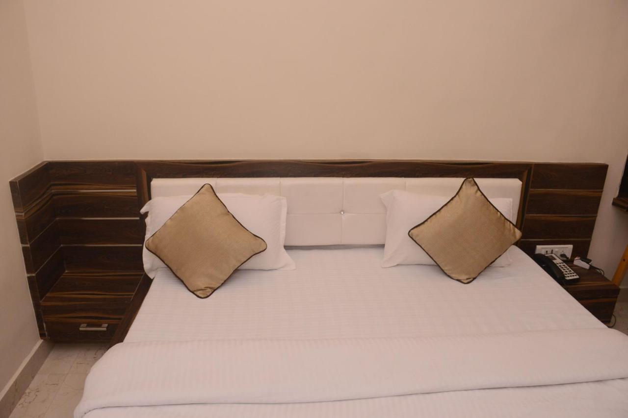 Hotel Bharat كوتا المظهر الخارجي الصورة