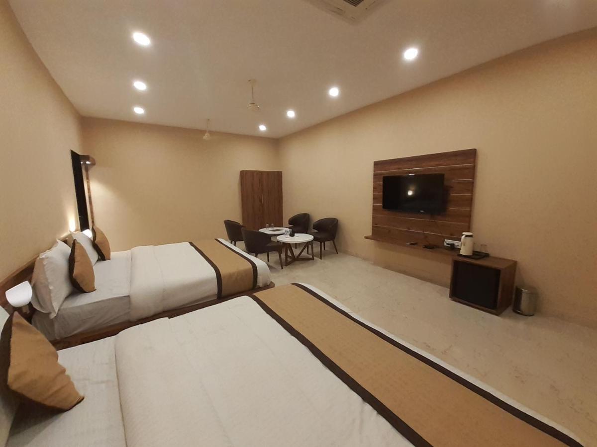 Hotel Bharat كوتا المظهر الخارجي الصورة