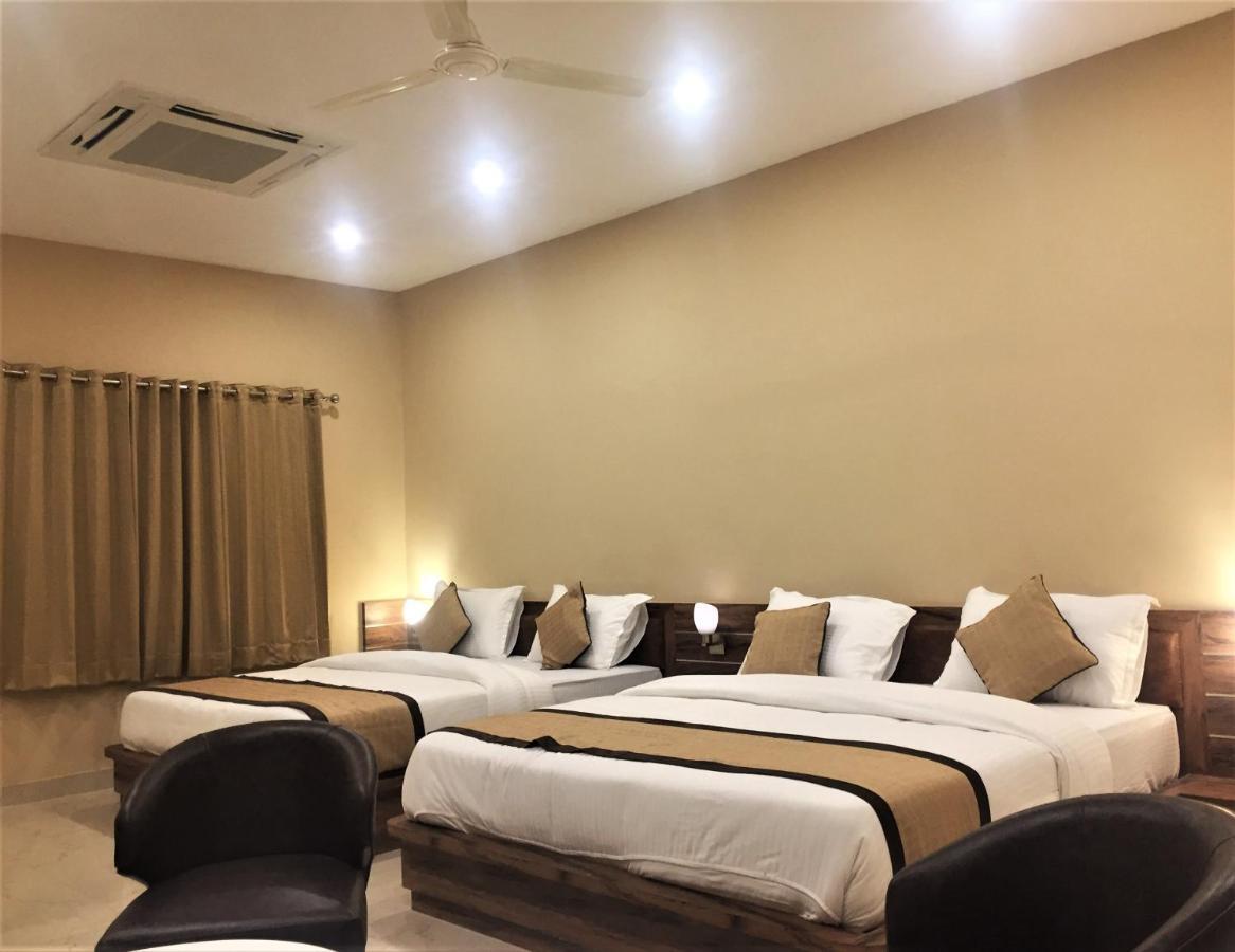 Hotel Bharat كوتا المظهر الخارجي الصورة